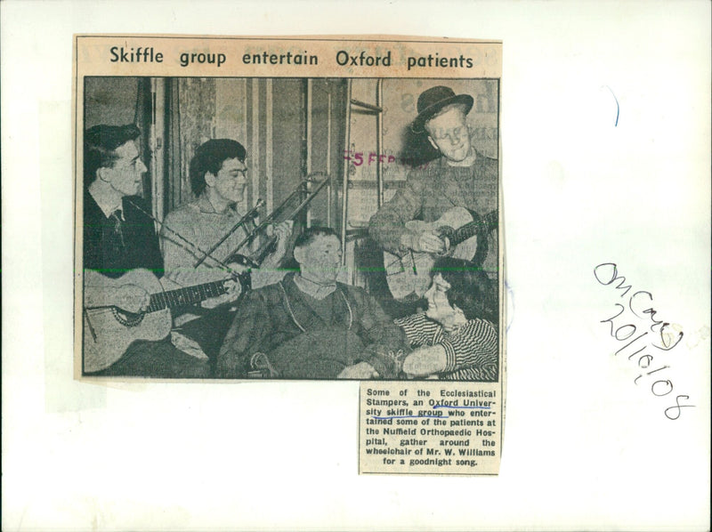 Members of the Ecclesiastical Stampers, an Oxford University skiffle group, entertain patients at the Nuffield Orthopaedic Hospital. - Vintage Photograph