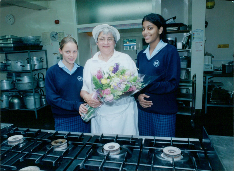 Cook Chris Cadd retires from Oxford Headington Girls School after 29 years of service. - Vintage Photograph