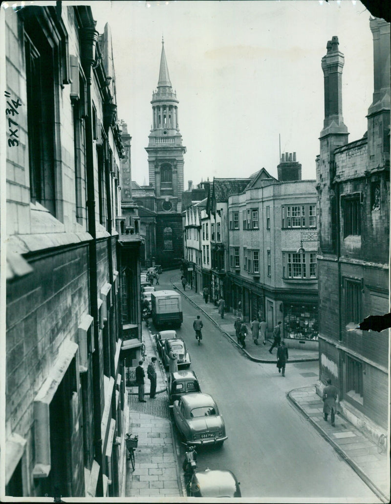 A large crowd of people gathered in Oxford, England on July 22, 1994. - Vintage Photograph