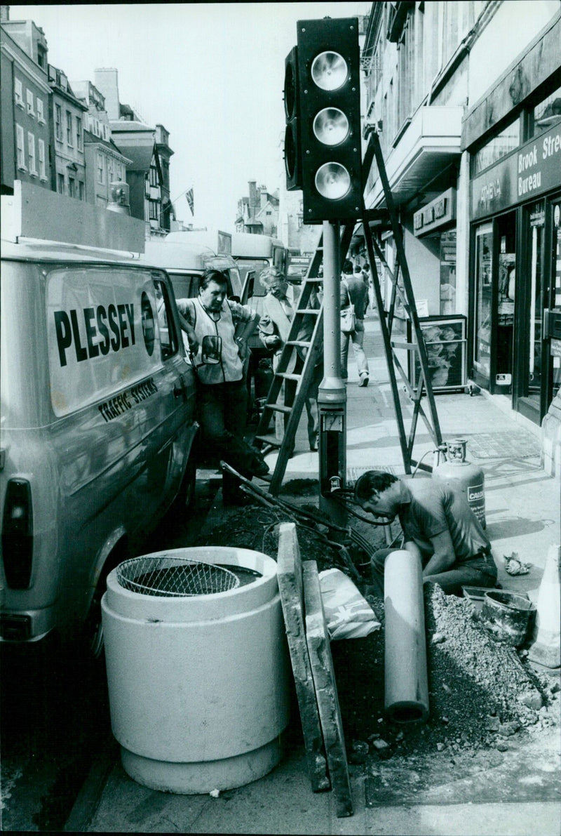 Workmen install a new pedestrian crossing on Oxford High Street. - Vintage Photograph