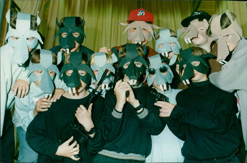 Students of the Cardinal Newman School in Oxford rehearse for their play "Super Rats". - Vintage Photograph