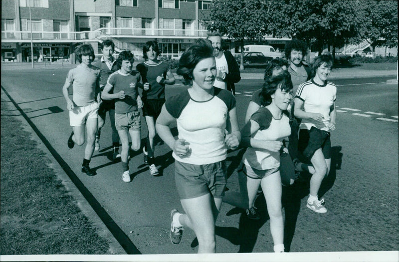 A student of Resefiels School competes in the TIT Runn race. - Vintage Photograph