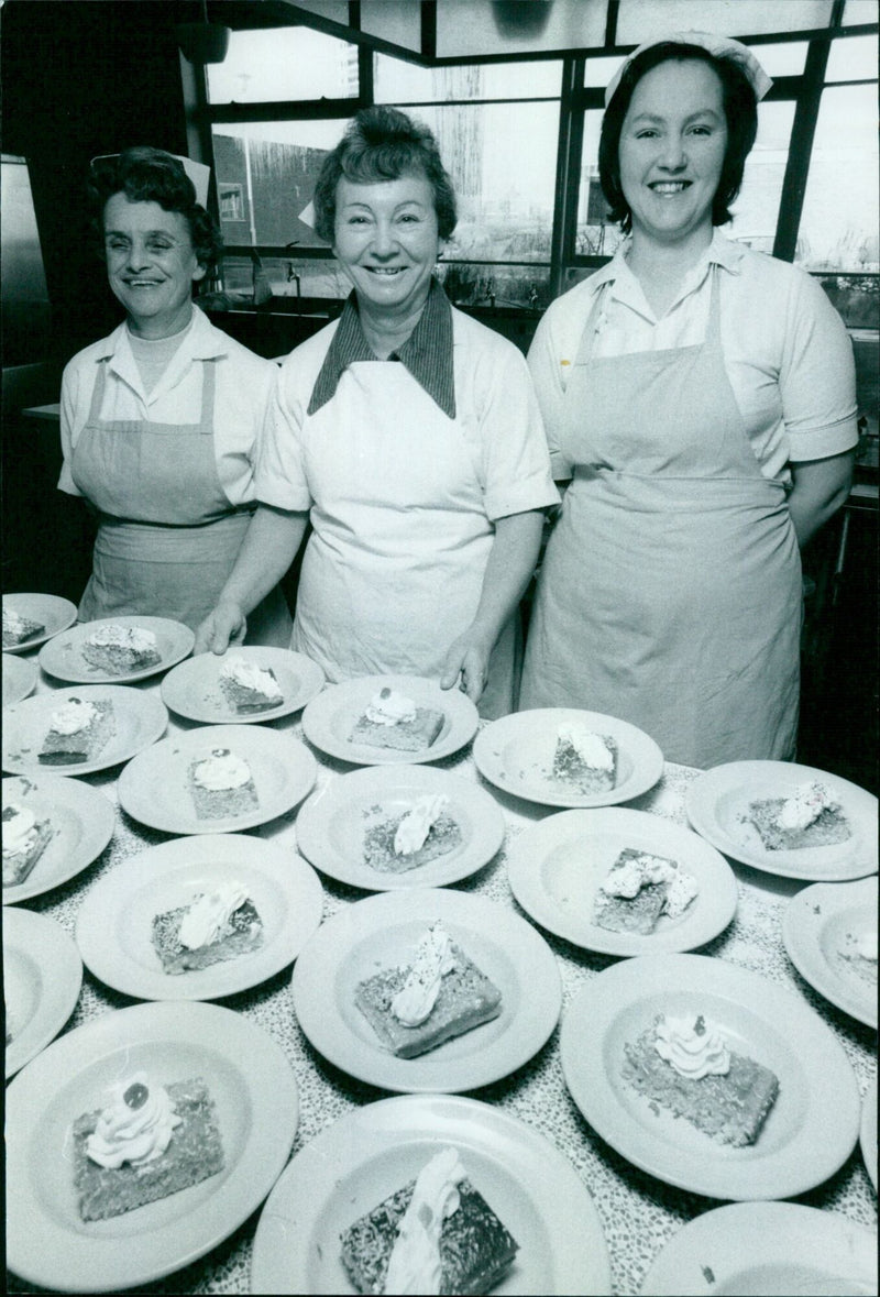 Dora Sawyer, Win Hopkins and Pat Sapey enjoy lunch at a local diner. - Vintage Photograph