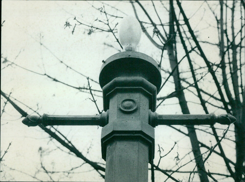 Damaged street lamps on Magdalen Bridge in Oxford. - Vintage Photograph