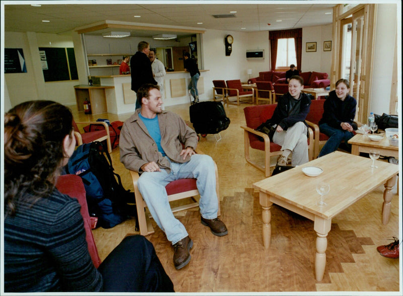 Oxford's new Youth Hostel opens its doors. - Vintage Photograph