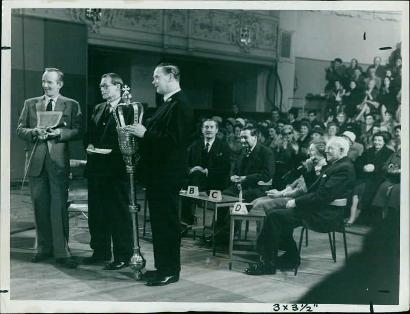 Last night Macdonald Hobley interviews Coun. P. S. Spokes and Mr. L. Boddy at the Oxford Town Hall for the BBC's Whistle Stop TV show. - Vintage Photograph