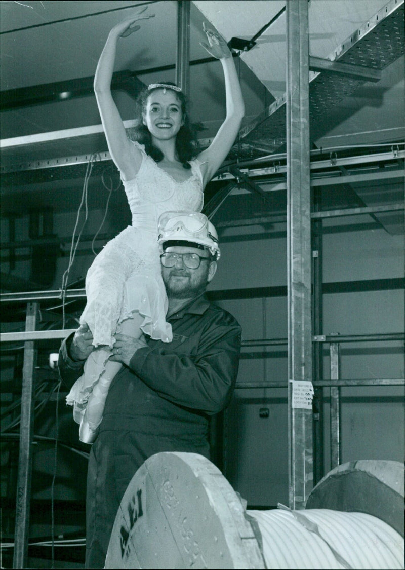 BT engineer John Grundy meets Northern Ballet performer Jayne Regan. - Vintage Photograph