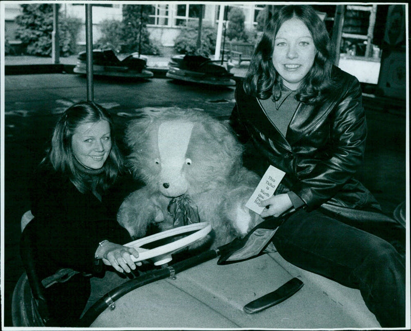 Mary Hommert and Brenda O'Neill prepare for the Freshers Ball at Oxford Polytechnic. - Vintage Photograph