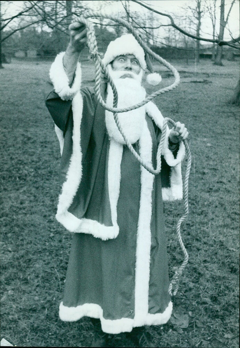 Members of the Sansta community gather for a protest on December 23, 1977. - Vintage Photograph