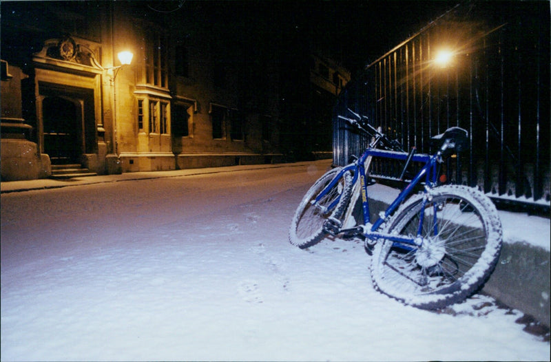 Oxford covered in snow during the holiday season - Vintage Photograph