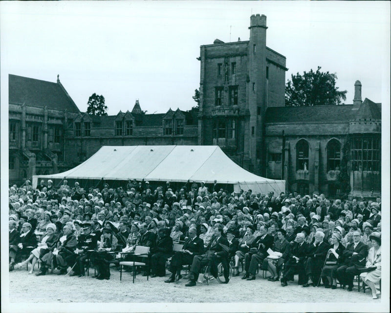 Queen Matka Now opens Norw سمان Manfald College in Monolield, June 1962. - Vintage Photograph