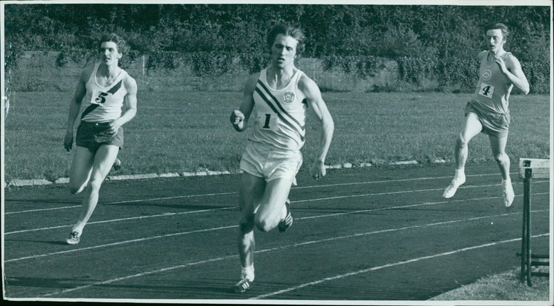 Martin Bilham wins the 400 m. race at Iffley Road Track. - Vintage Photograph