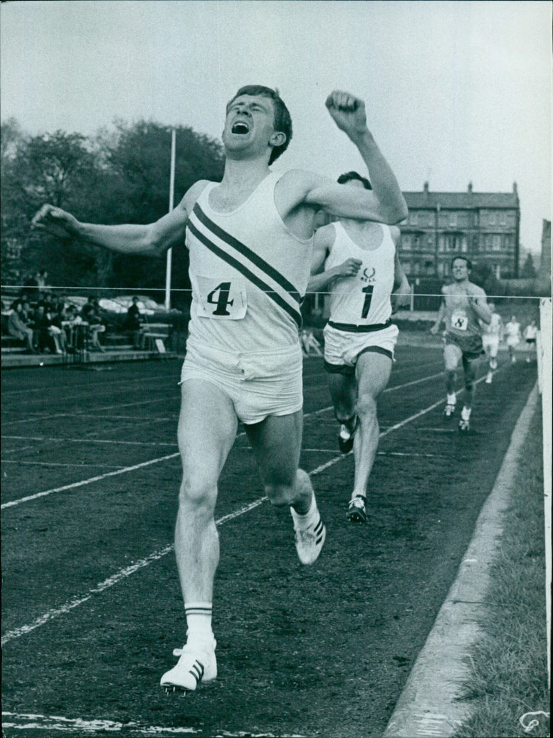 Mike Absolom of the British Racing and Car Club wins the Iffley Road Track One Mile event. - Vintage Photograph