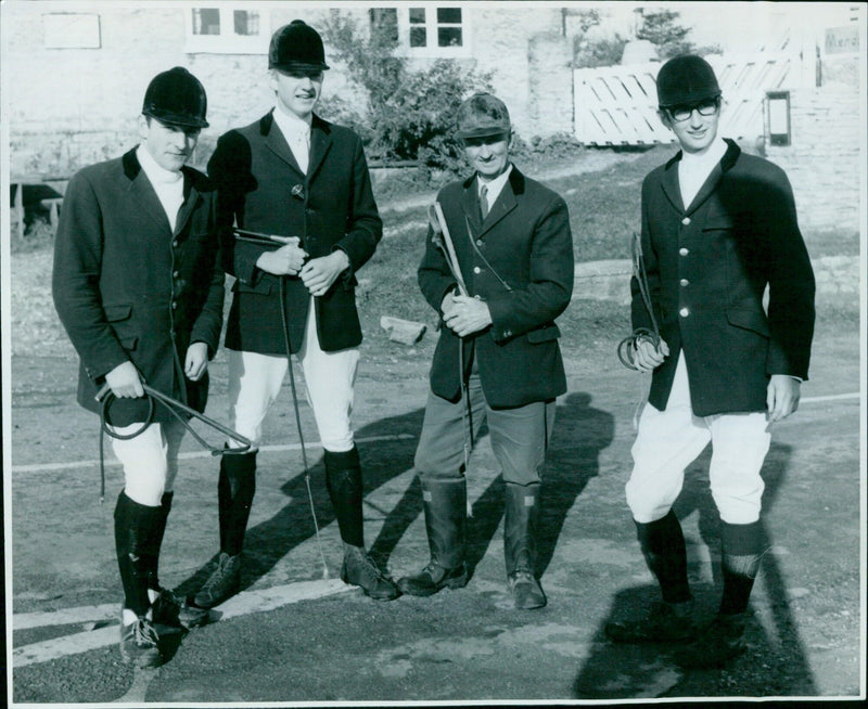 Members of the Christ Church and New College Beagles gather for a meet at Islipp. - Vintage Photograph