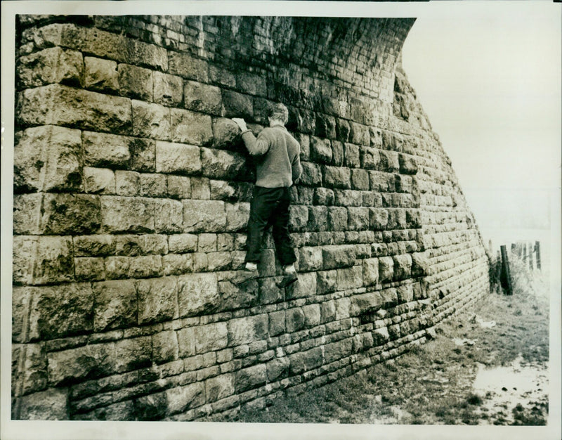 Members of the 0.0. Mountaineering Club enjoy a day of hiking. - Vintage Photograph