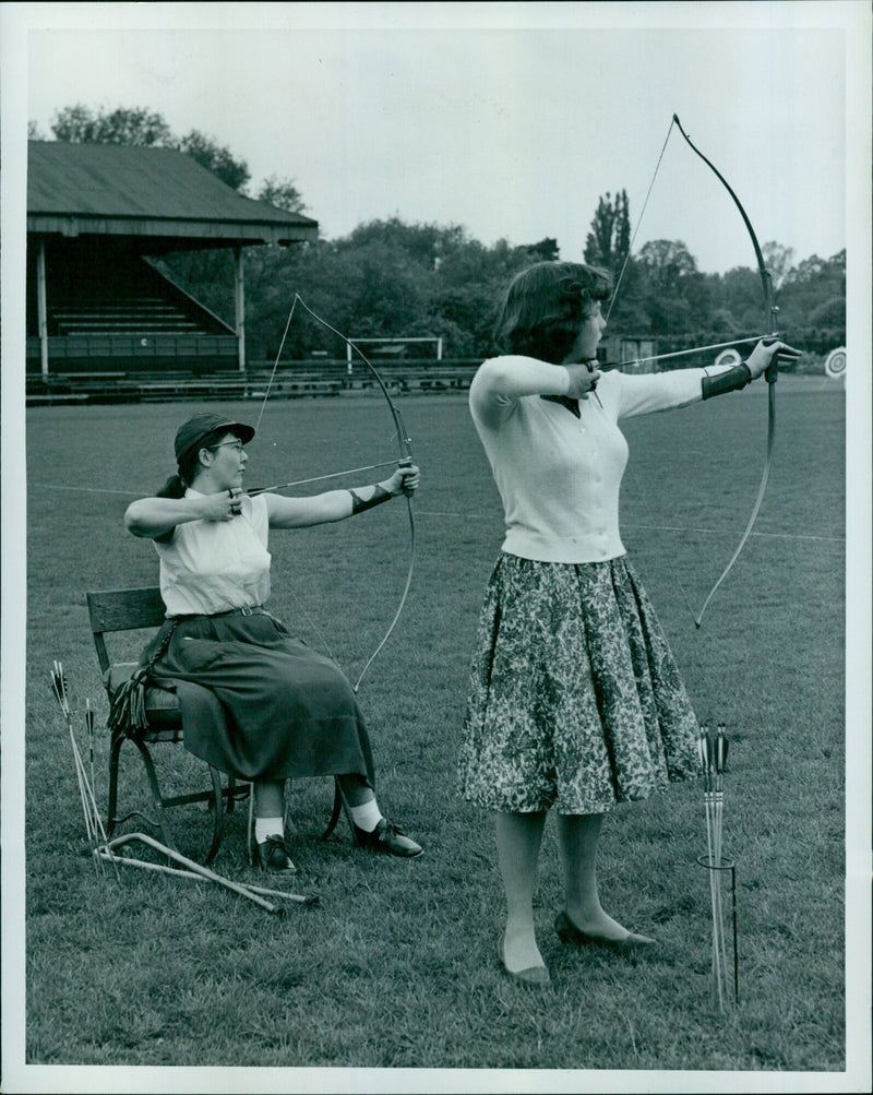 Oxford University's Miss 20 May 1969 playing recován during the tournament at Southampton University. - Vintage Photograph