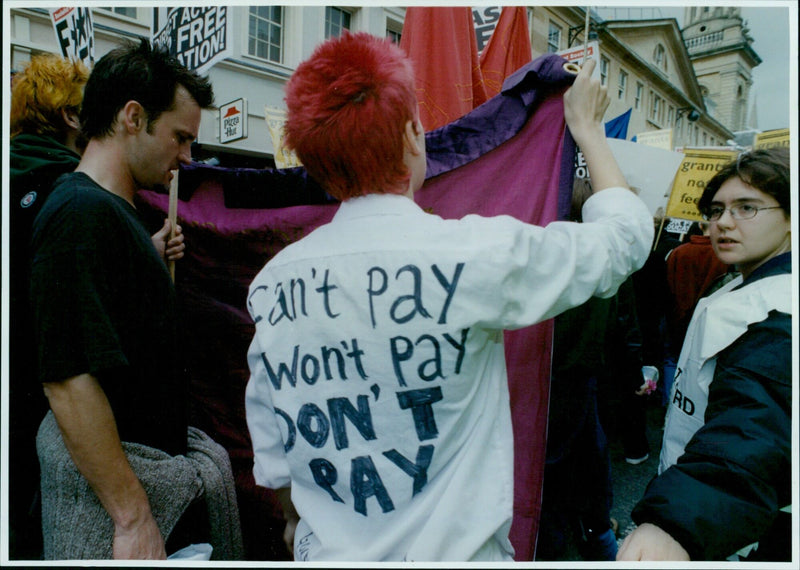 Anneliese Dakis, President of Oxford University Students' Union, leads a demonstration against tuition fees in Oxford. - Vintage Photograph