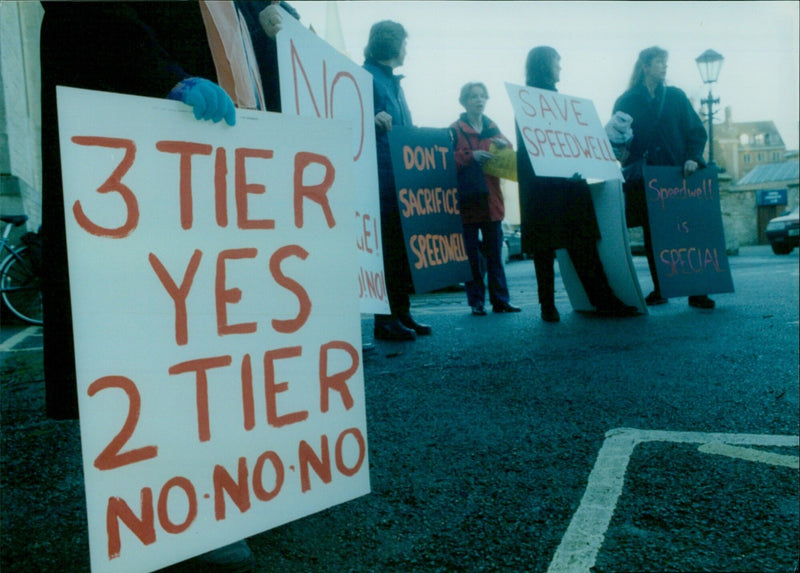 Protestors demonstrate against the three-tier education system at Oxford County Hall. - Vintage Photograph