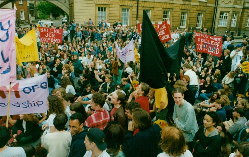 President Clinton visits Oxford, England, amidst student protests. - Vintage Photograph