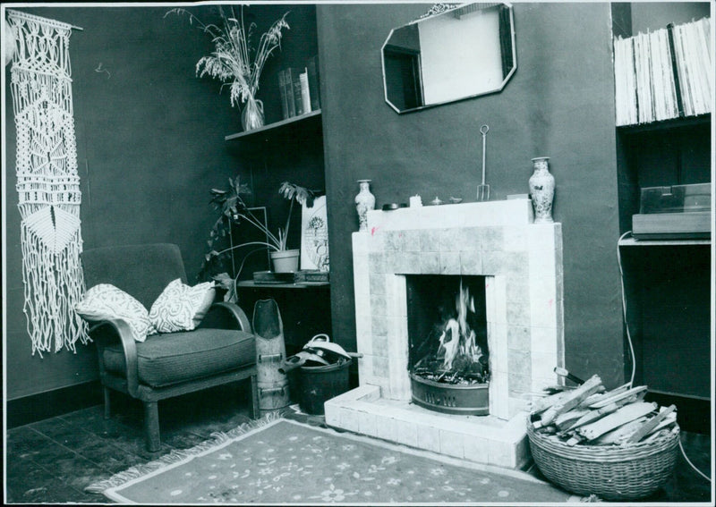 Squatters in Jericho, Oxford. - Vintage Photograph