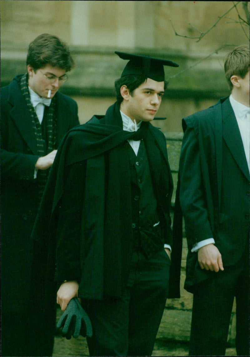 Students protest tuition fees outside Oxford University. - Vintage Photograph