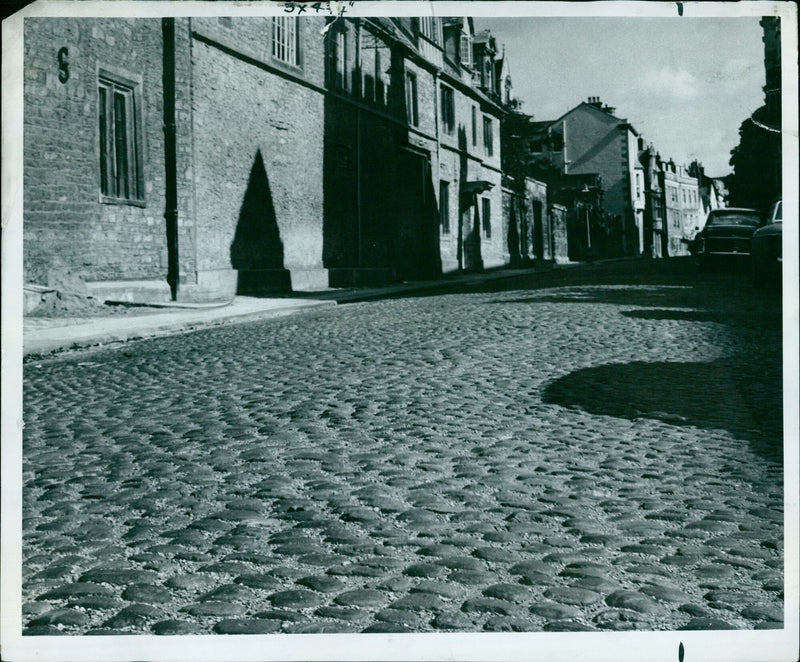 A view of Merton Street in Oxford, England on October 11, 1963. - Vintage Photograph