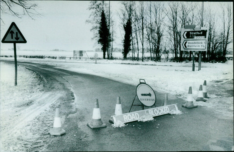 Drivers face dangerous winter roads on A34 over the weekend. - Vintage Photograph