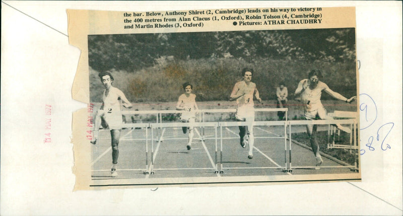 Anthony Shiret of Cambridge University leads the pack in the 400 metres race. - Vintage Photograph