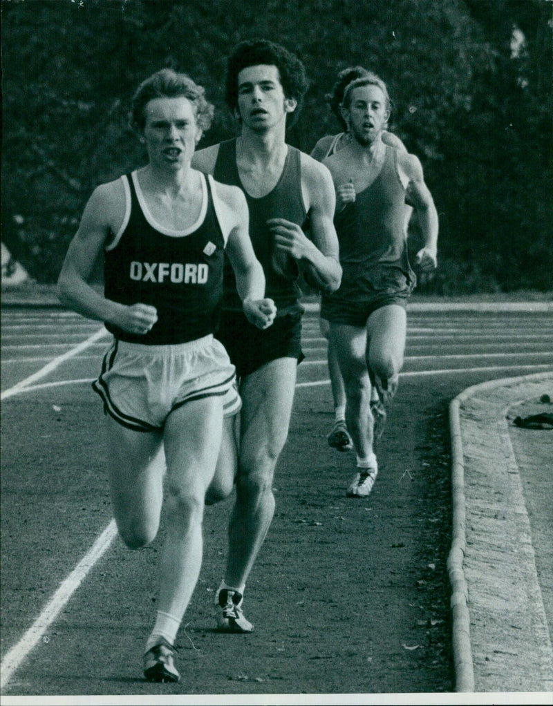 Vic le Grand (Merton) competes in the 800m at Radley College Freshers trials. - Vintage Photograph