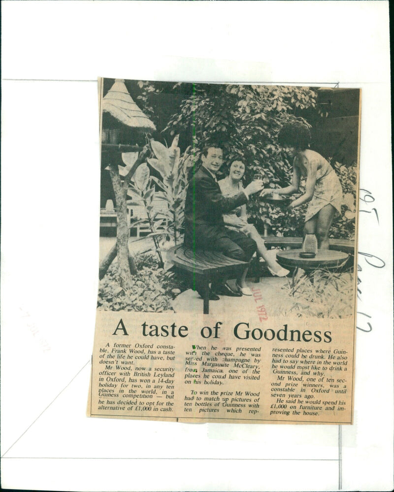 Former Oxford constable Frank Wood celebrates winning a £1,000 cash prize in a Guinness competition. - Vintage Photograph