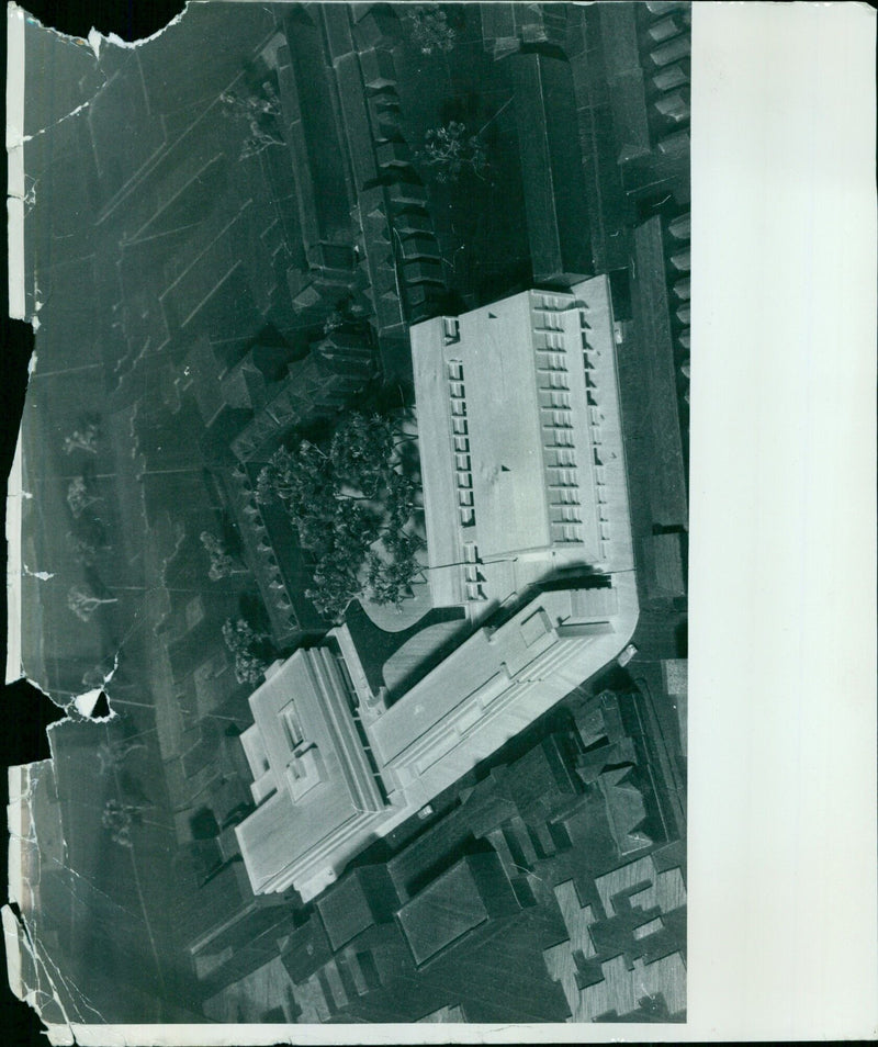 A crowd gathers in Wellington, New Zealand on November 17, 1973. - Vintage Photograph