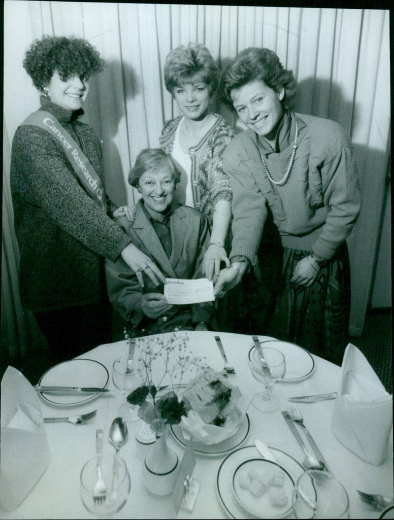 Oxford Polytechnic students present proceeds to Cancer Research Chairman Lady Cowan. - Vintage Photograph