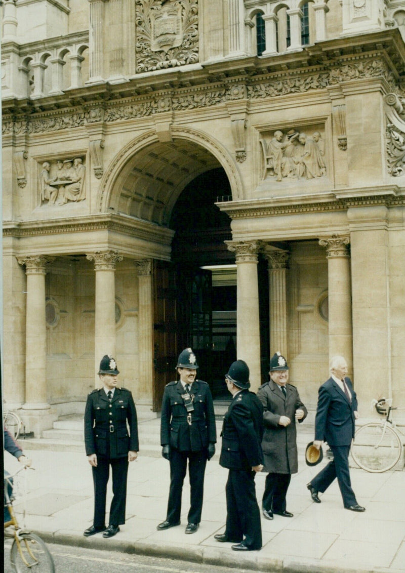 A heavy police presence deters potential grottacking in Exain Hall, High Street, Oxford. - Vintage Photograph