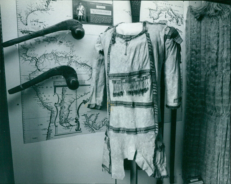 Visitors admire the new Tradescant Room at the Ashmolean Museum, which contains objects collected from around the world by the Tradescants and their influential friends. - Vintage Photograph