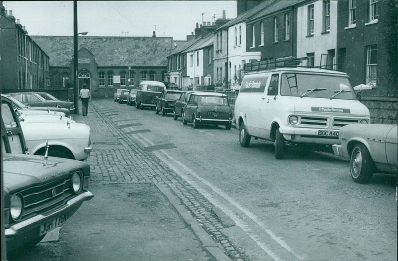 A Radio Rentals branch in Oxford, England, in February 1976. - Vintage Photograph