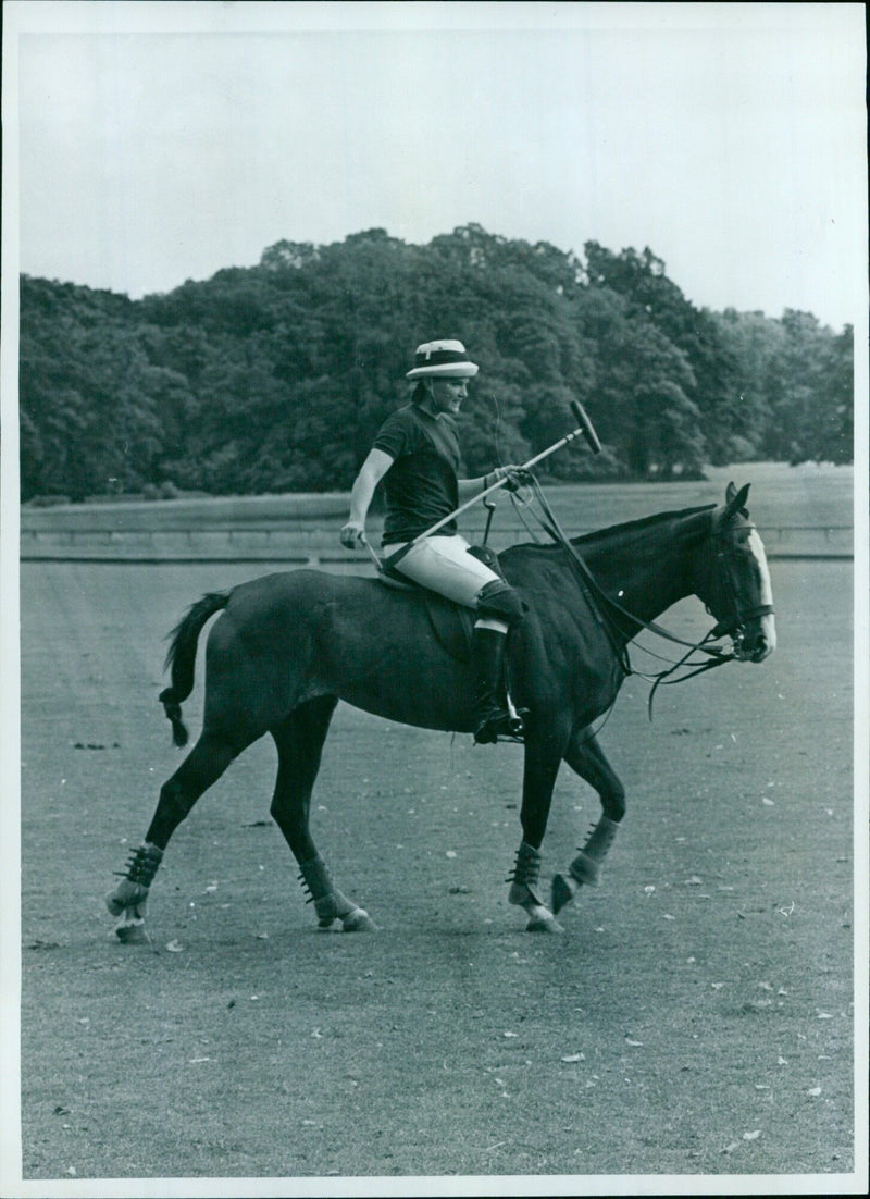 Oxford Mail polo team captain Miss C. Lucas in action during a match against Coberley Grange. - Vintage Photograph