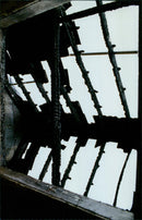 Lightning strikes in Kowningzon, a town in Ox Weathe. - Vintage Photograph