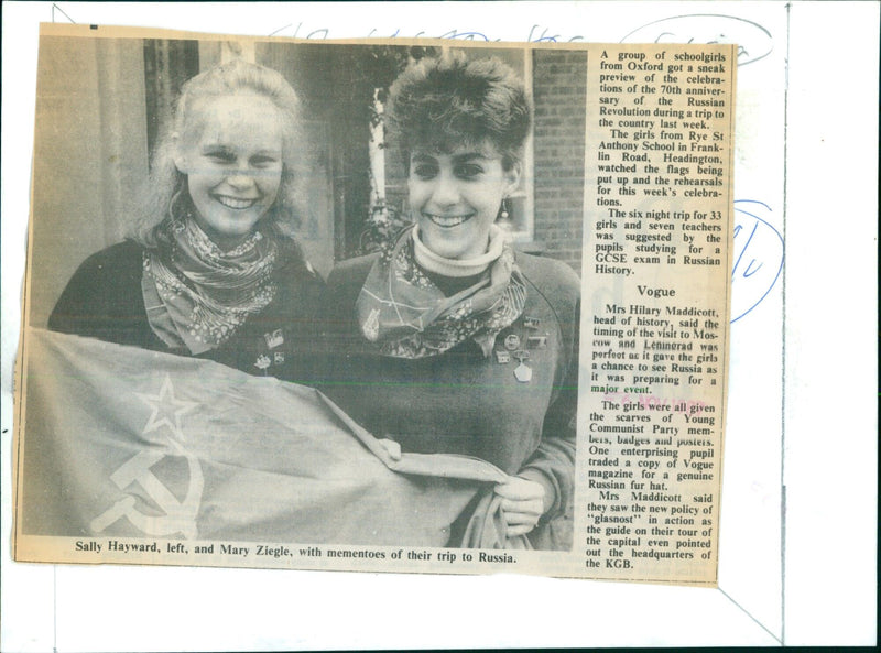 Oxford schoolgirls get a sneak preview of Russia's 70th anniversary celebrations. - Vintage Photograph