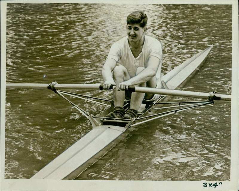 J.B.M. Mead of Merton College wins the Oxford University Challenge Sculls final. - Vintage Photograph