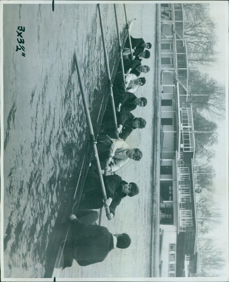 University College students practising for the Torpids on the Isis. - Vintage Photograph