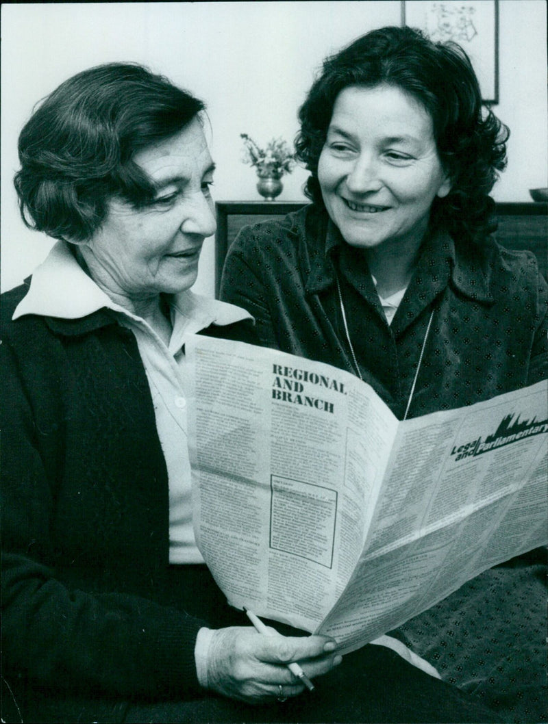 Mrs Jon Engel (Lead) and Mrs Seaton of the Regional and Branch 89 Parliamentary League meeting. - Vintage Photograph