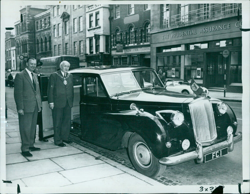 The Mayor of Oxford receiving a new car. - Vintage Photograph