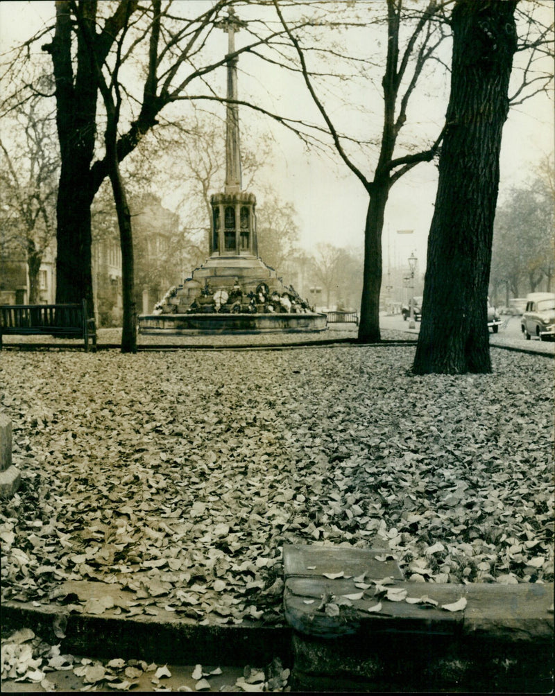 Autumn arrives in St. Giles'. - Vintage Photograph