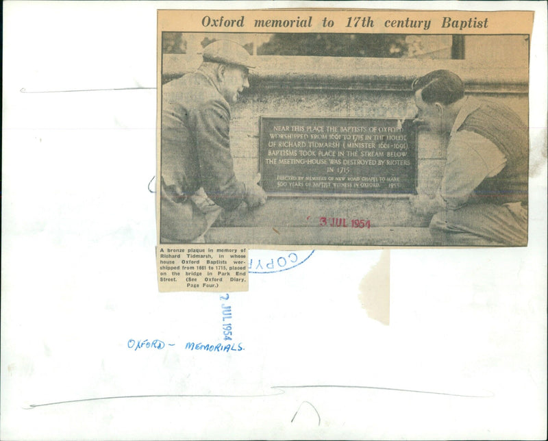 A bronze plaque commemorating 300 years of Baptist witness in Oxford was erected by members of New Road Chapel at Park End Street. - Vintage Photograph