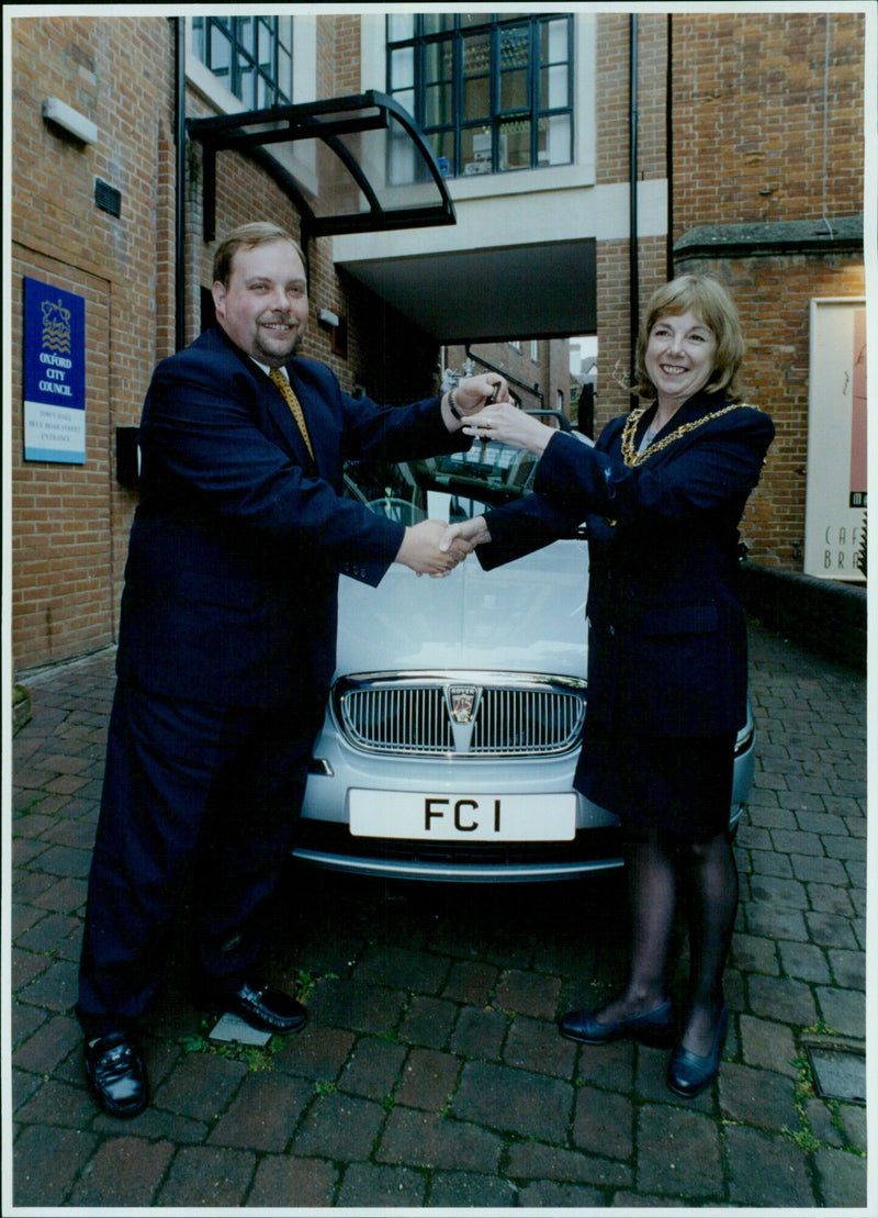 Mayor Smity takes possession of her new Rover 75. - Vintage Photograph