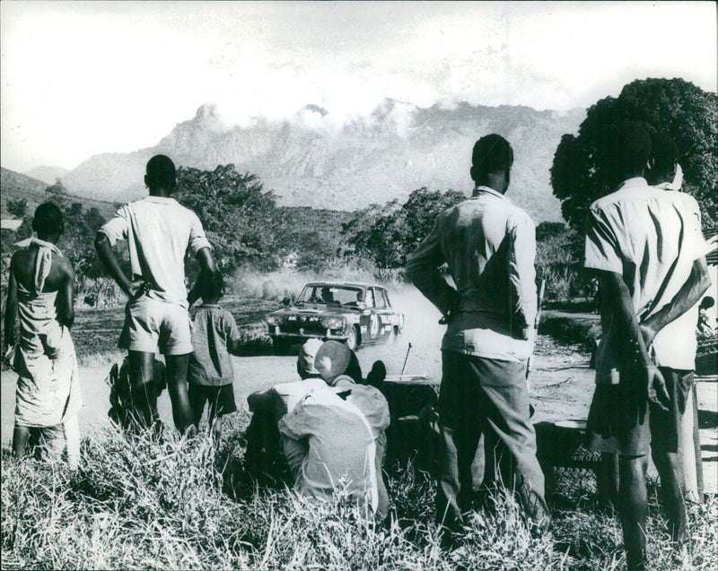 Safari valley AGAZI 670 35 on display at an outdoor exhibition in an unidentified location. - Vintage Photograph