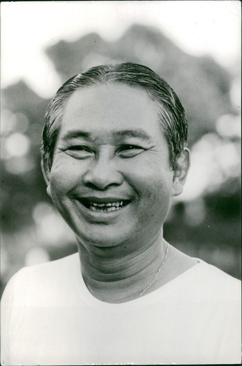 Cambodian Prime Minister Samdech Hun Sen delivers a speech during the 14th Son Nol celebration in Phnom Penh on August 15, 2020. - Vintage Photograph