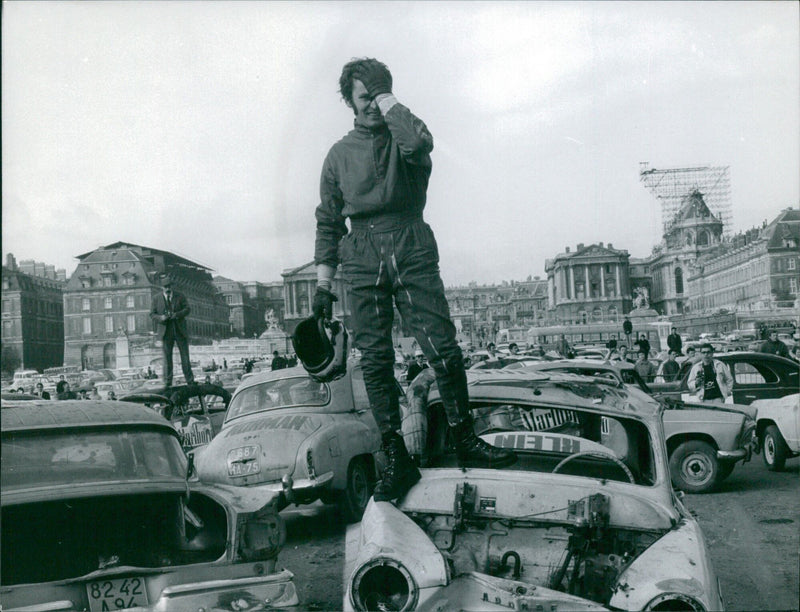 French students march in protest in Paris on November 2, 1967. - Vintage Photograph