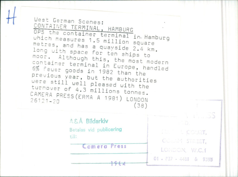 The container terminal in Hamburg, measuring 1.5 million square metres, is the most modern in Europe. Despite handling 6% fewer goods in 1982, it had a turnover of 4.3 million tonnes. - Vintage Photograph