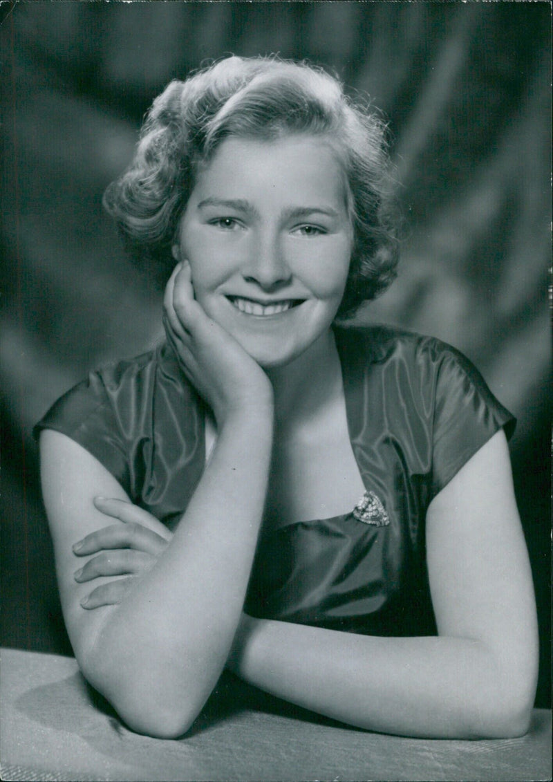 On June 1952, debutante Sonia Lindsay is pictured at her coming out dance at the Dorchester Hotel in London, England.  Photo by Fayer for Camera Press. - Vintage Photograph